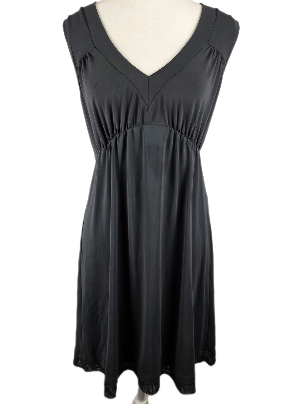 SHAN Canada Black Sleeveless V-Neck Empire Waist Resort Jersey Dress